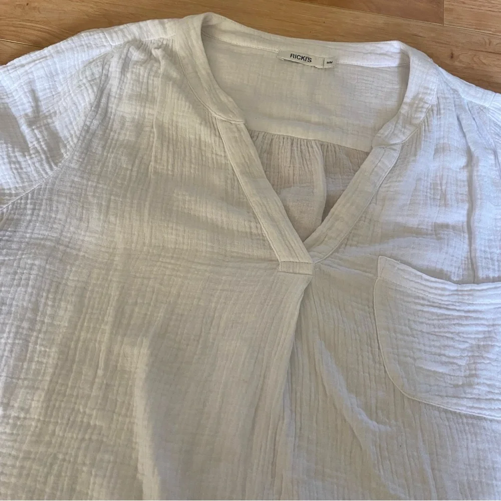 Ricki's Crinkle Gauze V-Neck Blouse - Picture 9 of 12